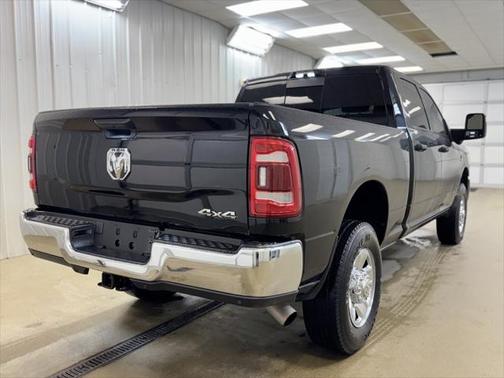 2023 RAM 2500 Tradesman Crew Cab 4x4 6'4' Box