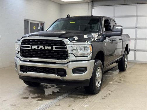 2023 RAM 2500 Tradesman Crew Cab 4x4 6'4' Box