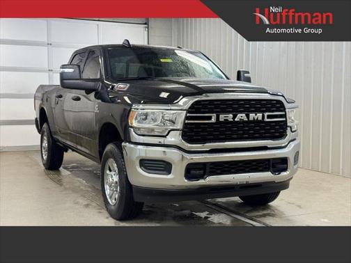 2023 RAM 2500 Tradesman Crew Cab 4x4 6'4' Box