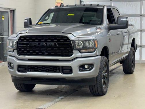 Billet Silver Metallic Clearcoat 2024 RAM 2500 Big Horn Crew Cab 4x4 6'4' Box