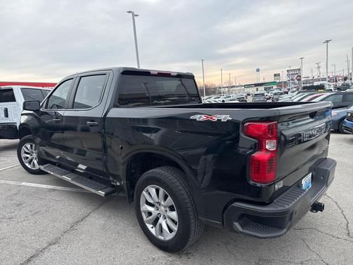 2022 Chevrolet Silverado 1500 Custom