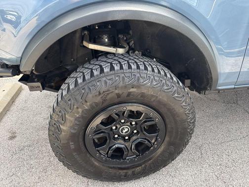 Azure Gray Metallic Tri-Coat 2023 Ford Bronco Base