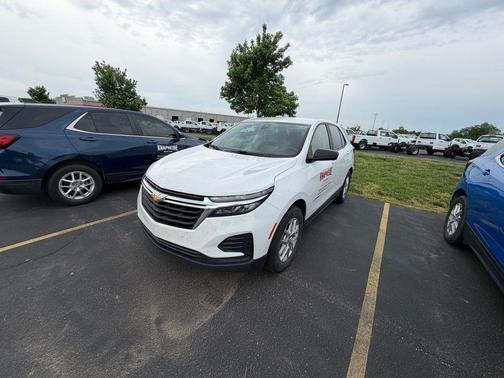 Summit White 2023 Chevrolet Equinox LS