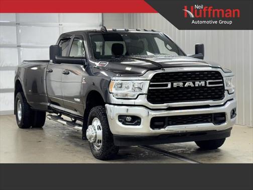 2022 RAM 3500 Big Horn Crew Cab 4x4 8' Box