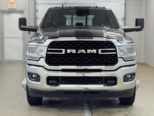 2022 RAM 3500 Big Horn Crew Cab 4x4 8' Box