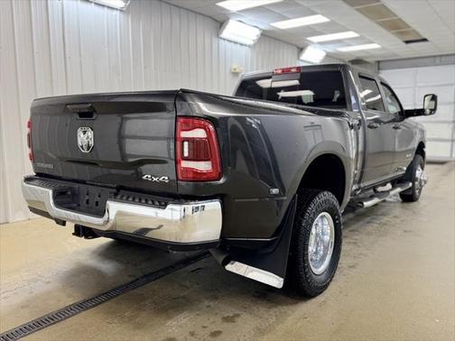 2022 RAM 3500 Big Horn Crew Cab 4x4 8' Box