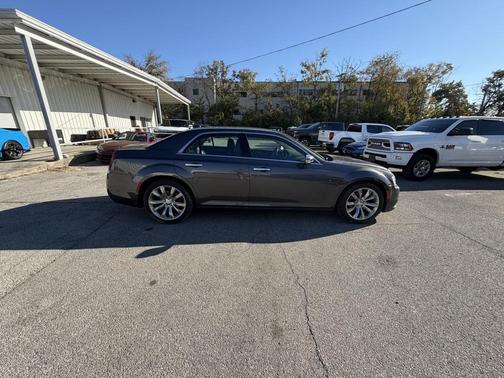2019 Chrysler 300 Limited
