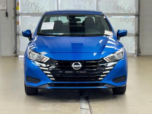 Electric Blue Metallic 2024 Nissan Versa 1.6 SV
