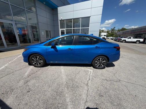 Electric Blue Metallic 2024 Nissan Versa 1.6 SV