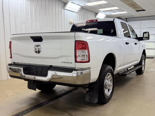 2024 RAM 2500 Tradesman Crew Cab 4x4 6'4' Box