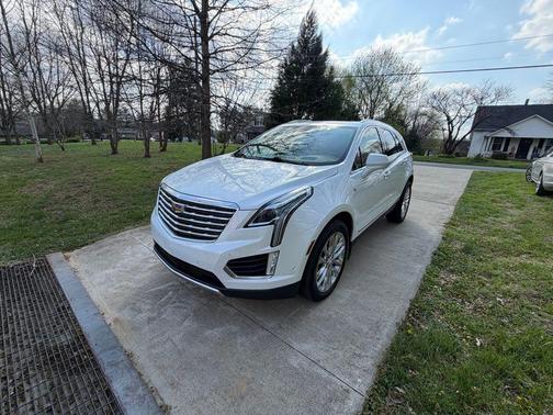 Crystal White Tricoat 2017 Cadillac XT5 Platinum