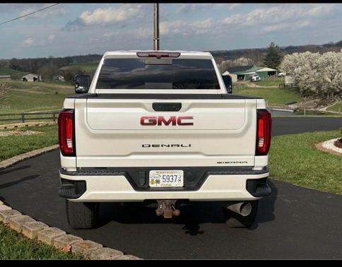 White Frost Tricoat 2022 GMC Sierra 2500 Denali