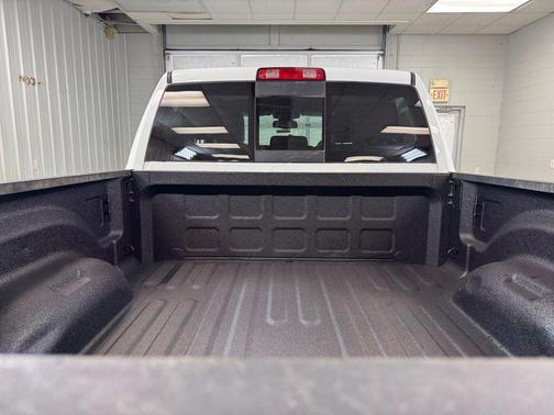 Bright White Clearcoat 2024 RAM 2500 Laramie Crew Cab 4x4 6'4' Box