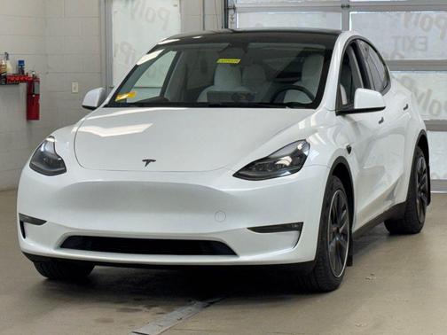 Pearl White Multi-Coat 2023 Tesla Model Y Long Range Dual Motor All-Wheel Drive