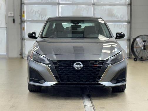 2025 Nissan Altima SR FWD