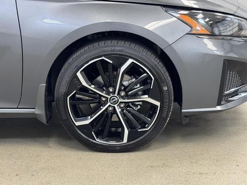 2025 Nissan Altima SR FWD