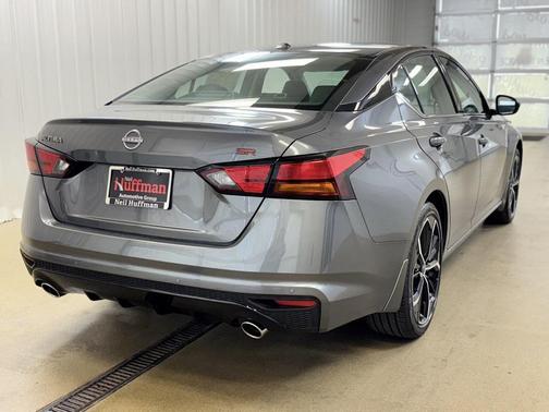 2025 Nissan Altima SR FWD