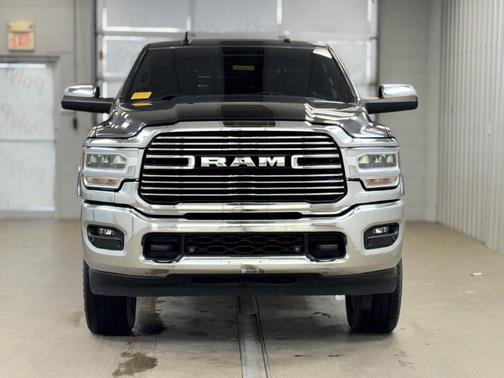 2019 RAM 2500 Laramie Crew Cab 4x4 6'4' Box
