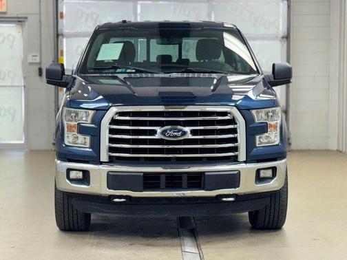 Blue 2016 Ford F-150 XLT