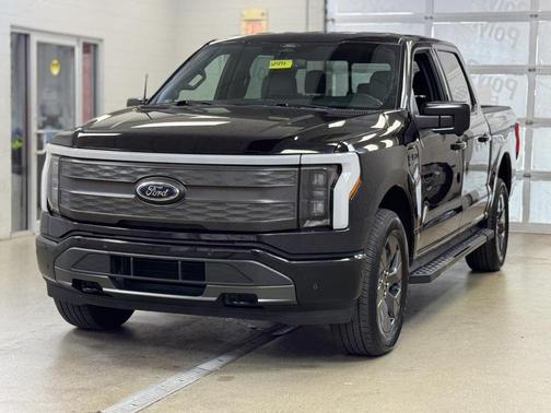 2022 Ford F-150 Lightning LARIAT
