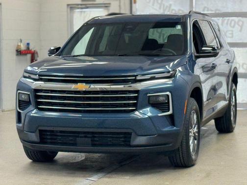 Lakeshore Blue Metallic 2026 Chevrolet Traverse LT