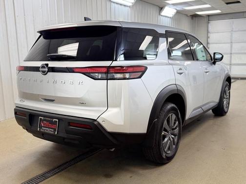 2025 Nissan Pathfinder S 4WD