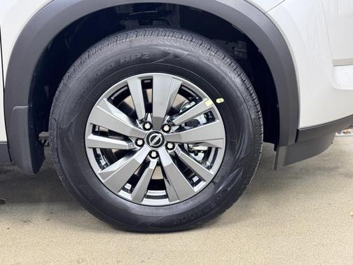 2025 Nissan Pathfinder S 4WD