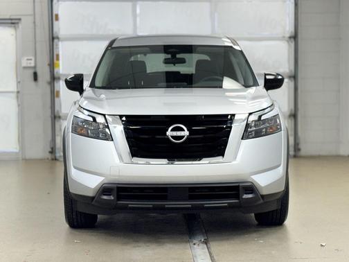 2025 Nissan Pathfinder S 4WD