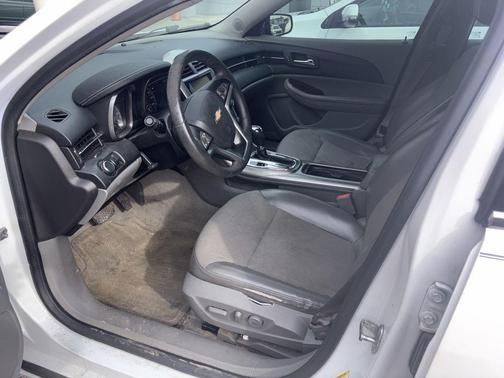 Summit White 2013 Chevrolet Malibu 1LT