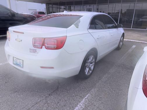 Summit White 2013 Chevrolet Malibu 1LT