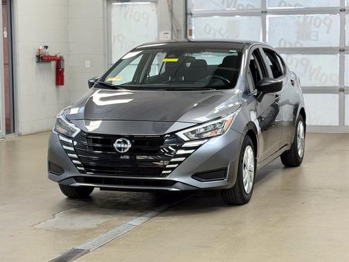 Gun Metallic 2025 Nissan Versa 1.6 S