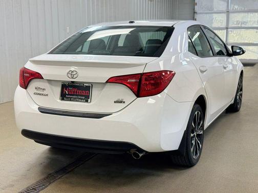 Super White 2019 Toyota Corolla SE