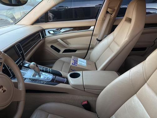 2011 Porsche Panamera 4