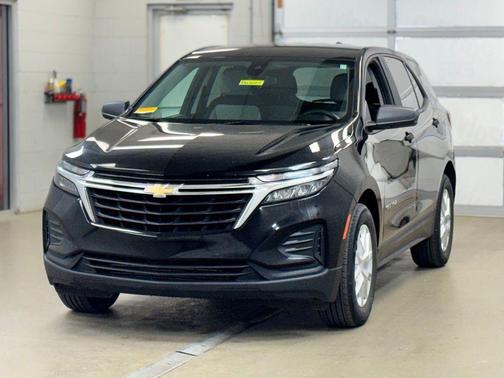 Mosaic Black Metallic 2024 Chevrolet Equinox LS