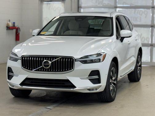 2023 Volvo XC60 B5 Plus Bright Theme