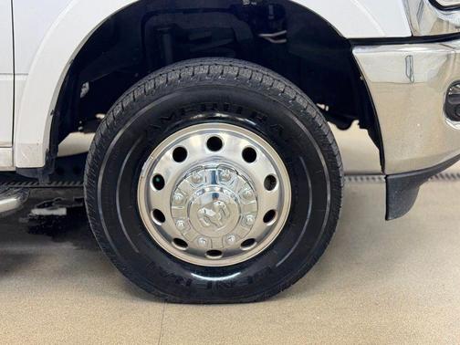 Bright White Clearcoat 2021 RAM 3500 Laramie Crew Cab 4x4 8' Box