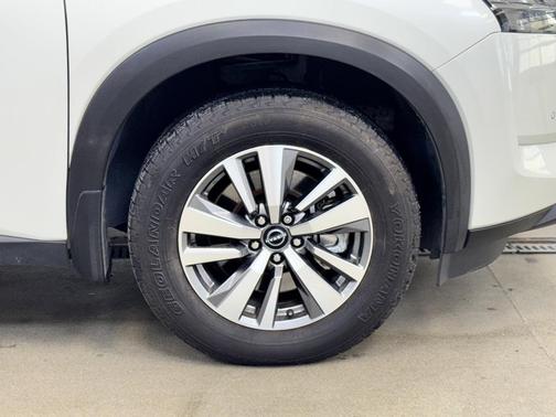 2022 Nissan Pathfinder SL 4WD