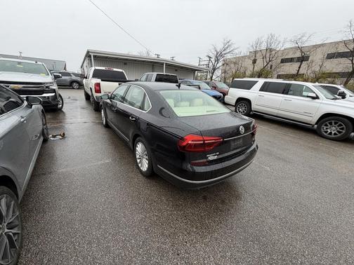 2017 Volkswagen Passat 1.8T SE