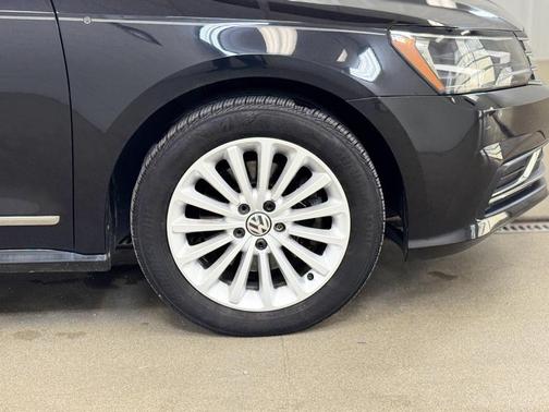 2017 Volkswagen Passat 1.8T SE