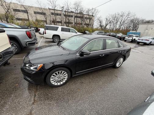 2017 Volkswagen Passat 1.8T SE