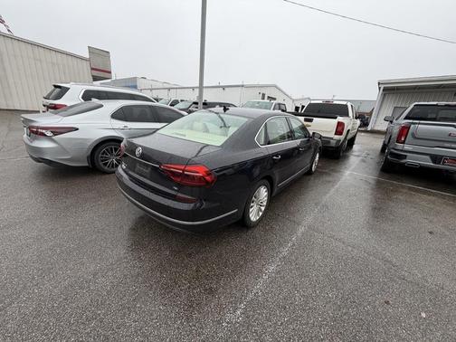 2017 Volkswagen Passat 1.8T SE