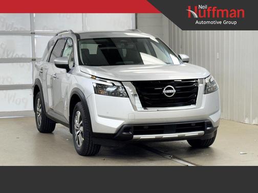 2025 Nissan Pathfinder SL 4WD