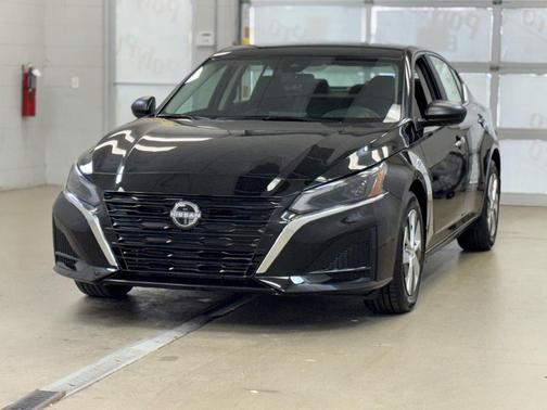 2025 Nissan Altima S FWD