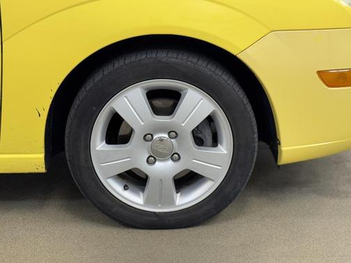 2005 Ford Focus ZX5