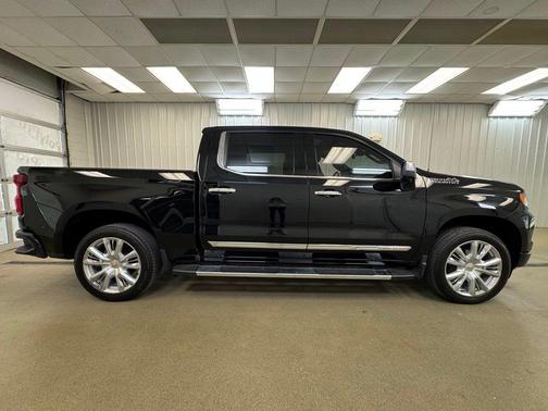 Black 2024 Chevrolet Silverado 1500 High Country