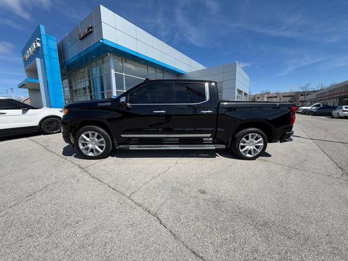 Black 2024 Chevrolet Silverado 1500 High Country