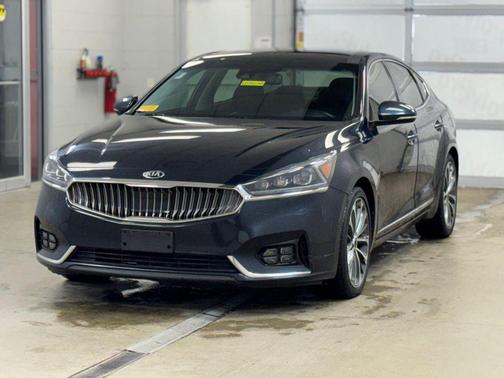2019 Kia Cadenza Technology