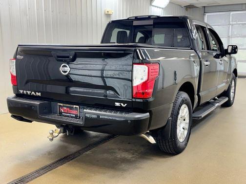 Magnetic Black Metallic 2019 Nissan Titan SV