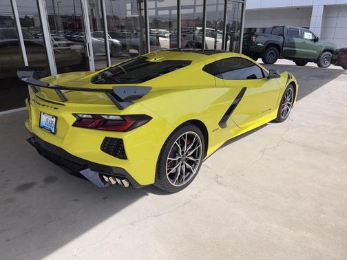 Accelerate Yellow Metallic 2024 Chevrolet Corvette Stingray w/3LT