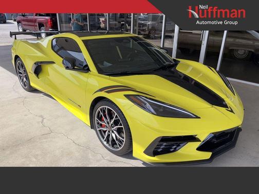 Accelerate Yellow Metallic 2024 Chevrolet Corvette Stingray w/3LT